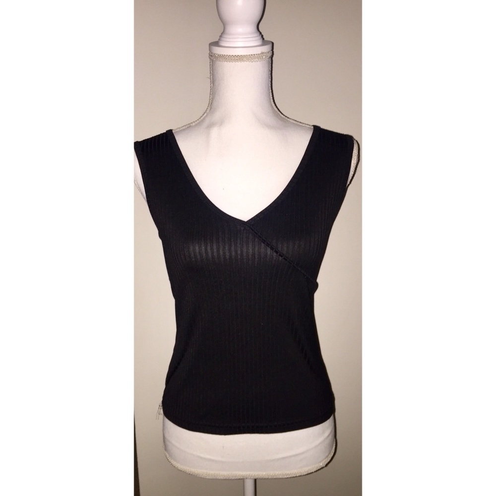 Xhilaration V-Neck Black Sleeveless Top Sz S